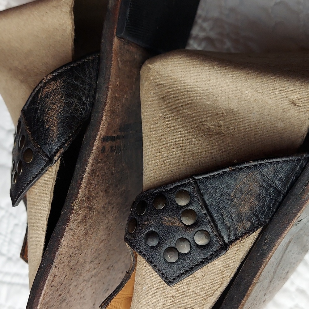 - Stetson Women's Black, Brown Studded Leather Thong Sandals, Western, Size 8.5 - Picture 12 of 13